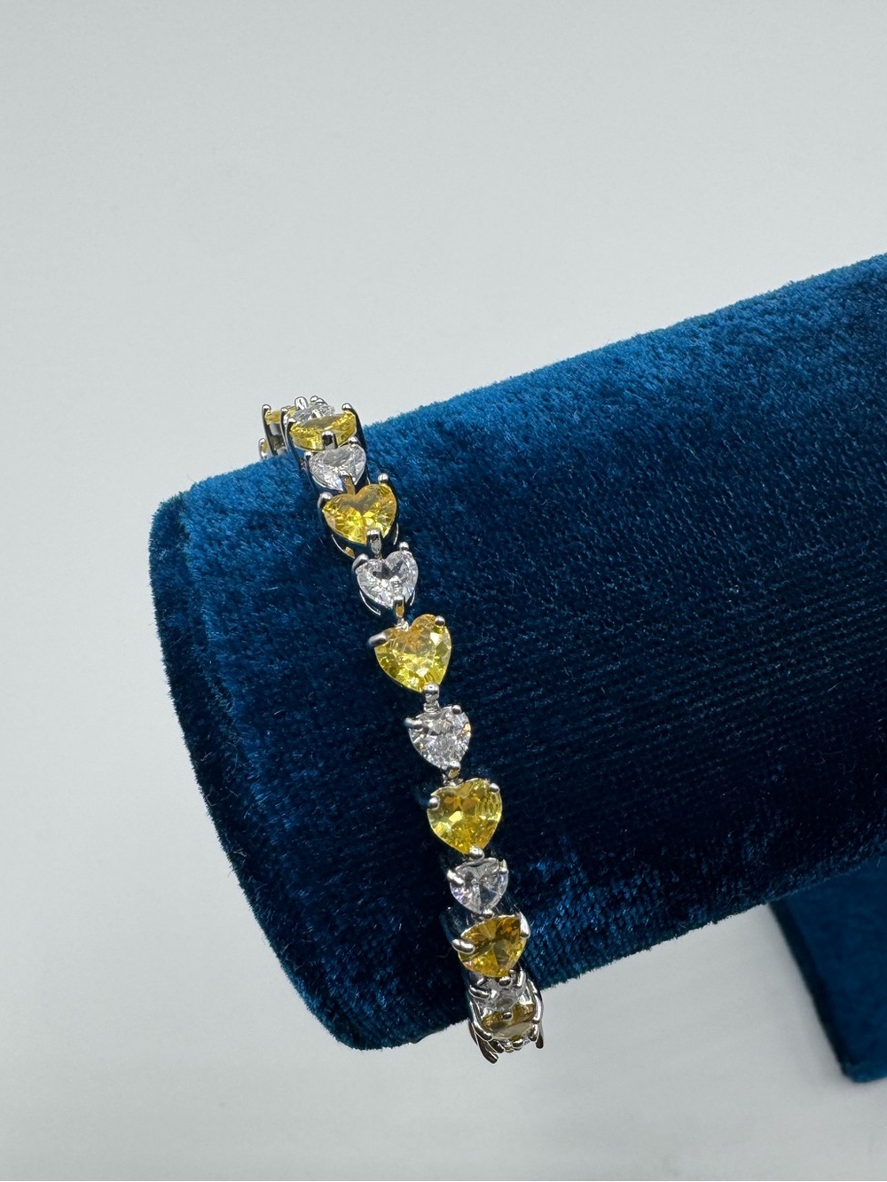 18k 12.5ct Canary Heart Tennis Bracelet - Picture 5 of 12